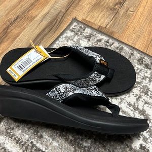 Teva wedge flip flop sandals size 6